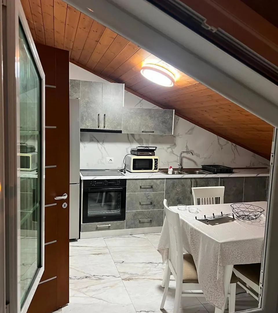 Kanaj Rooms And Apartments Vlorë