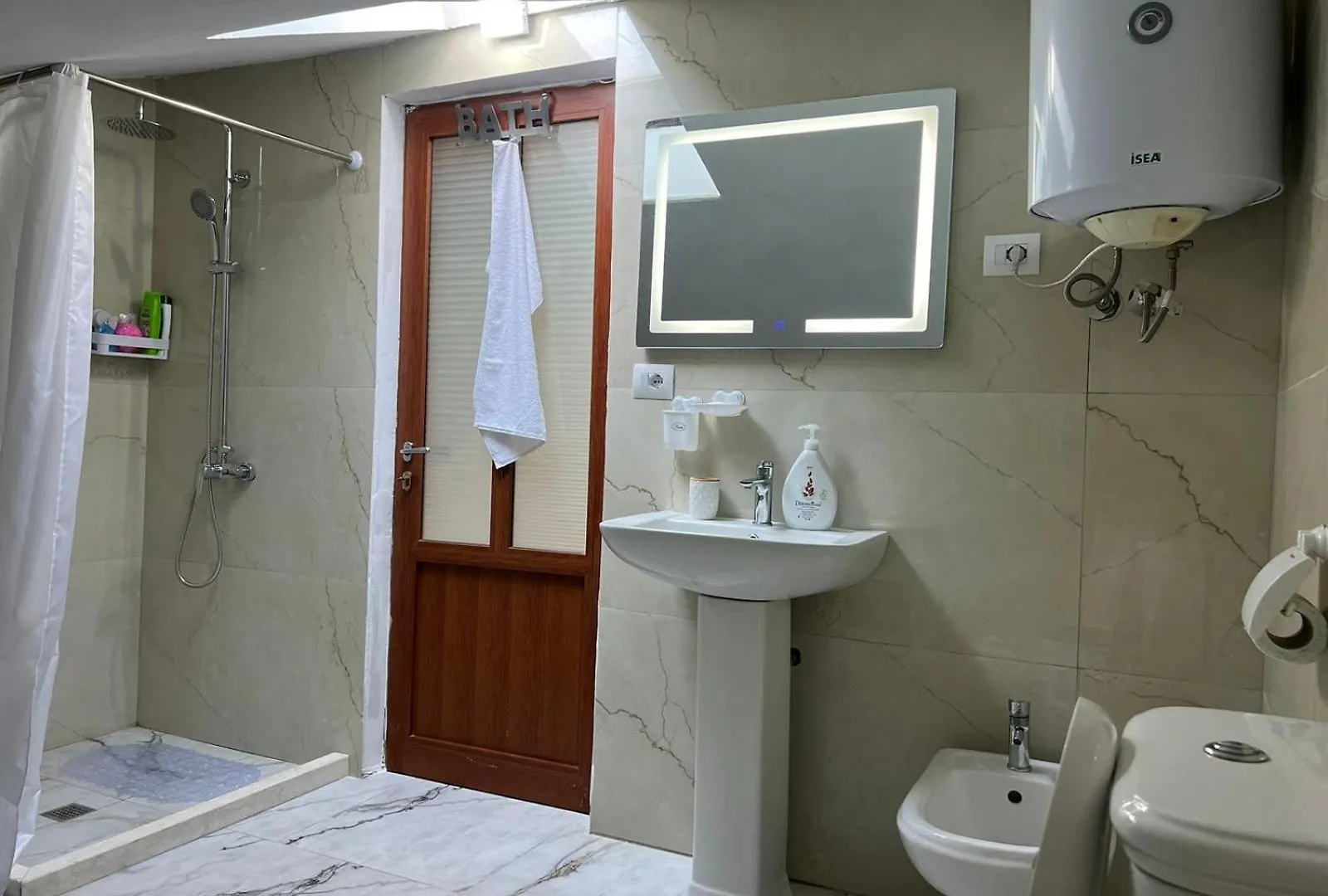 Kanaj Rooms And Apartments Vlorë 0*,  Albania