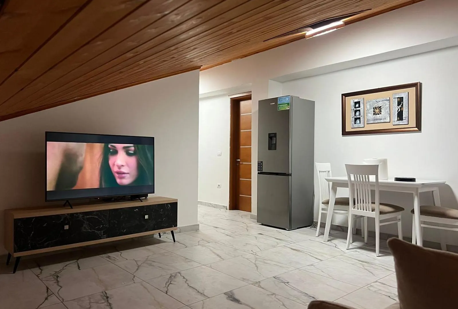 Kanaj Rooms And Apartments Vlorë